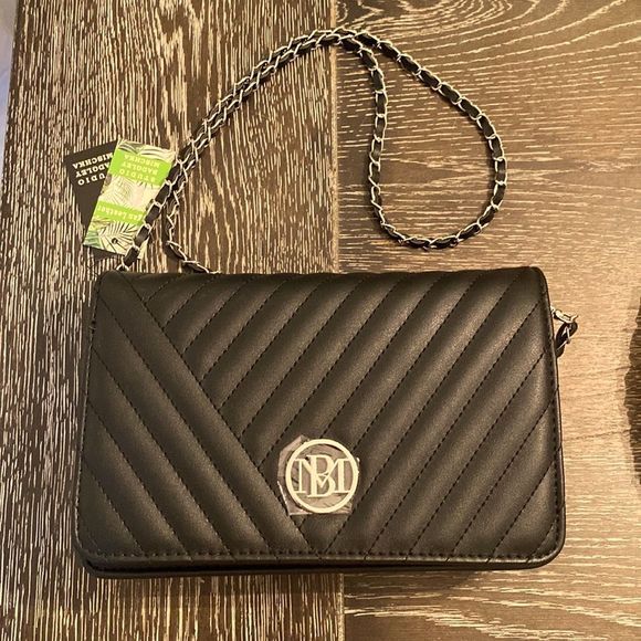Badgley Mischka Handbags - 2/$50 NWT Badgley Mischka black quilted crossbody, silver accent, vegan leather